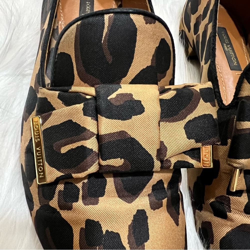 Louis Vuitton Bowline Flat Loafer - Picture 9 of 9